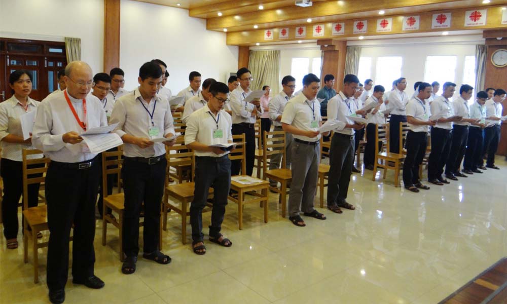 Quý Thầy hiệp thông trong nghi thức Sai Đi 