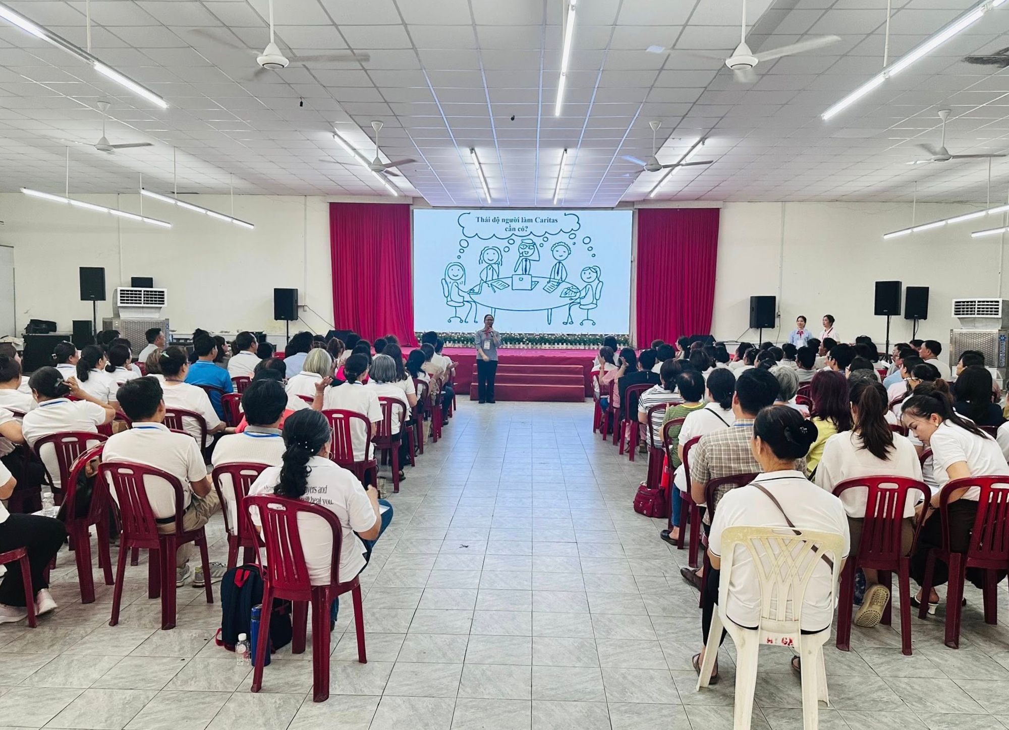 TẬP HUẤN CARITAS - THẮP SÁNG NGỌN LỬA BÁC ÁI