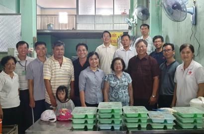 MỘT NGÀY VUI TRONG QUÁN CƠM HAI NGÀN ĐỒNG