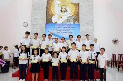 BÁO CÁO DỰ ÁN HỖ TRỢ HỌC PHÍ CHO HỌC SINH THUỘC GIA ĐÌNH DI DÂN VÀ HOÀN CẢNH KHÓ KHĂN Tháng 9/2018 đến tháng 5/2019