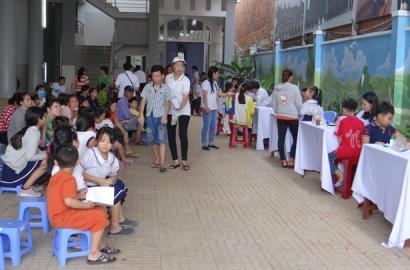 CARITAS TỔNG GIÁO PHẬN SÀI GÒN: KHÁM CHỮA BỆNH TẠI TRƯỜNG TÌNH THƯƠNG TÂN SƠN NHÌ