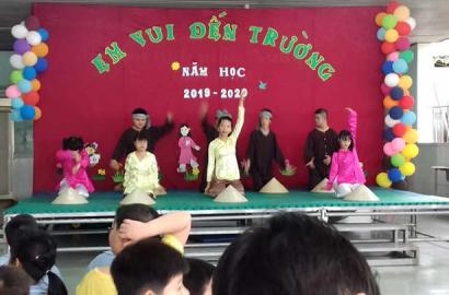 Caritas giáo hạt Xóm Mới: Đến thăm trường Khuyết Tật Hoàng Mai.