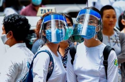 Tình nguyện viên Công giáo Myanma giúp những người cách ly