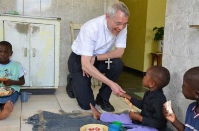 ĐỨC TỔNG GIÁM MỤC SCHICK: COVID-19 GIA TĂNG NẠN ĐÓI