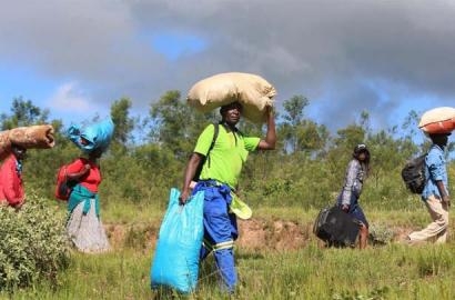 TÌNH LIÊN ĐỚI CỦA ĐTC DÀNH CHO NHỮNG NGƯỜI ĐÓI KHỔ Ở ZAMBIA