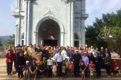 Caritas TGP Sài Gòn: Hành Trình Thương Về Miền Trung (Ngày Thứ Hai) - Thăm GX Minh Cầm, Tân Hội, Thanh Thuỷ, Yên Giang