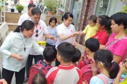 Phóng Sự Ảnh: Lan tỏa niềm vui Giáng sinh 2020