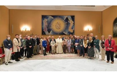 Đức Thánh Cha: Nhà giáo dục đích thực là người biết đồng hành, lắng nghe và đối thoại