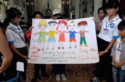 CARITAS LONG XUYÊN: TRUYỀN THÔNG PHÒNG TRÁNH BUÔN NGƯỜI