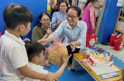 Caritas Sài Gòn: Tổ chức sinh nhật cho các bé khuyết tật tại mái ấm Teresa Calcutta