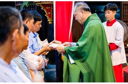 CARITAS HÀ NỘI: TIẾP NHẬN 1.087 TÂN HỘI VIÊN CARITAS VIỆT NAM TẠI GIÁO XỨ VĨNH TRỊ