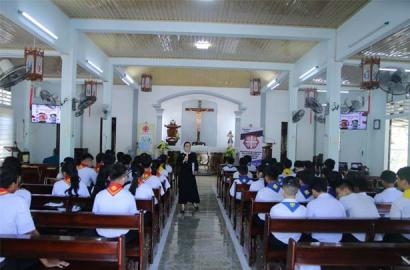 CARITAS HUẾ: TRUYỀN THÔNG DI CƯ AN TOÀN TRÊN MIỀN SƠN CƯỚC