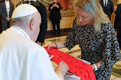 ĐTC VỚI CARITAS TÂY BAN NHA: KHÔNG CHỈ “CHO” MÀ CÒN “CHO CHÍNH MÌNH”