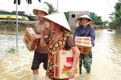 CARITAS VINH: TÌNH NGƯỜI TRONG MƯA LŨ