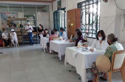 CARITAS TGP SÀI GÒN: KHÁM BỆNH PHÁT THUỐC CHO NGƯỜI NGHÈO GIÁO XỨ NAM HẢI – GIÁO HẠT BÌNH AN