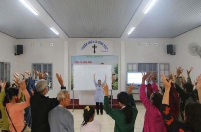 CARITAS HUẾ: BAN HIV TẬP HUẤN “KỸ NĂNG LẮNG NGHE”