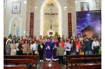 CHUYẾN ĐI BÁC ÁI CỦA CARITAS GIÁO XỨ HÀNG XANH “NGHĨA TÌNH MÙA DỊCH” ĐẾN VỚI VÙNG TRUYỀN GIÁO NAM BAN