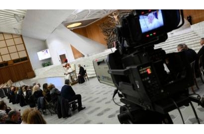 Đức Thánh Cha: Truyền thông và thông tin luôn bắt nguồn từ con người