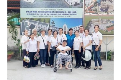 Ban Caritas giáo hạt Xóm Mới: Thăm các linh mục Hưu dưỡng 23-3-2024