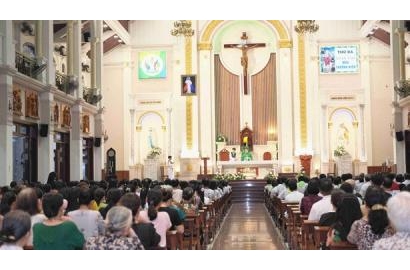 Giáo hạt Hóc Môn: Ban Caritas Tham Dự Thánh Lễ và Họp Thường kỳ Quý II