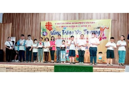 VẦNG TRĂNG YÊU THƯƠNG