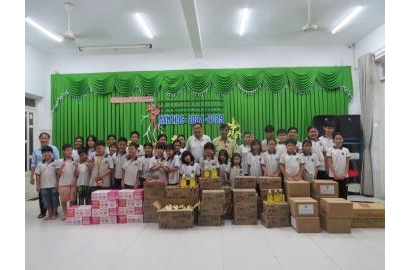 CARITAS HẠT THỦ ĐỨC PHÁT QUÀ GIÁNG SINH 2024