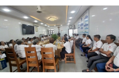 Caritas: Biểu Tượng của Tình Bác Ái Kitô Giáo và Sứ Mệnh Phục Vụ