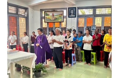 NHÀ LƯU TRÚ HÀ ĐÔNG – CÁC BỆNH NHÂN HIỆP THÔNG MÙA CHAY NĂM THÁNH