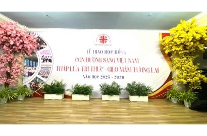 CARITAS PHÚ THỌ TRAO HỌC BỔNG CHO HỌC SINH CÓ HOÀN CẢNH KHÓ KHĂN