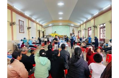 CHƯƠNG TRÌNH KHÁM VÀ GIÁO DỤC RĂNG MIỆNG CHO BÀ CON VÙNG NÚI LÂM ĐỒNG